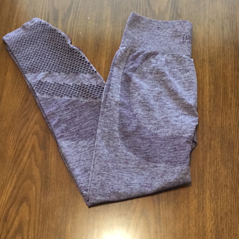 Victoria’s Secret PINK purple seamless leggings size medium